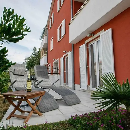 Sally Apartment Cizici