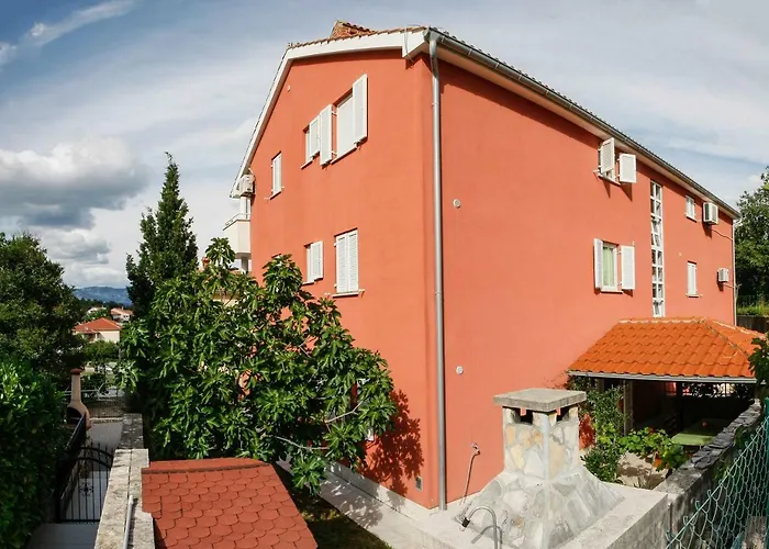 Sally Apartmán